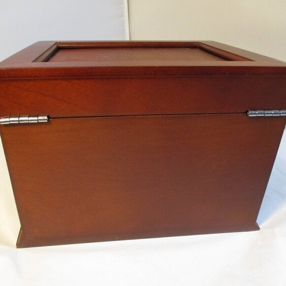 Nice Lift Top Locking Wood Storage Box with Key - Picture 7 of 10